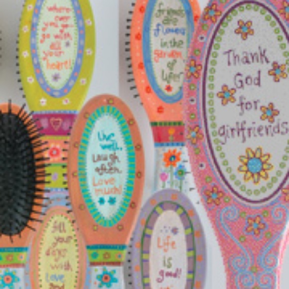 Friends handpainted wood brush - Picture 2 of 2